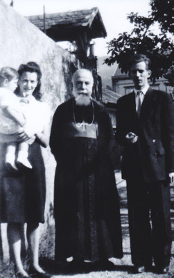 Paulette, Dominique and Henri Thiron 1947